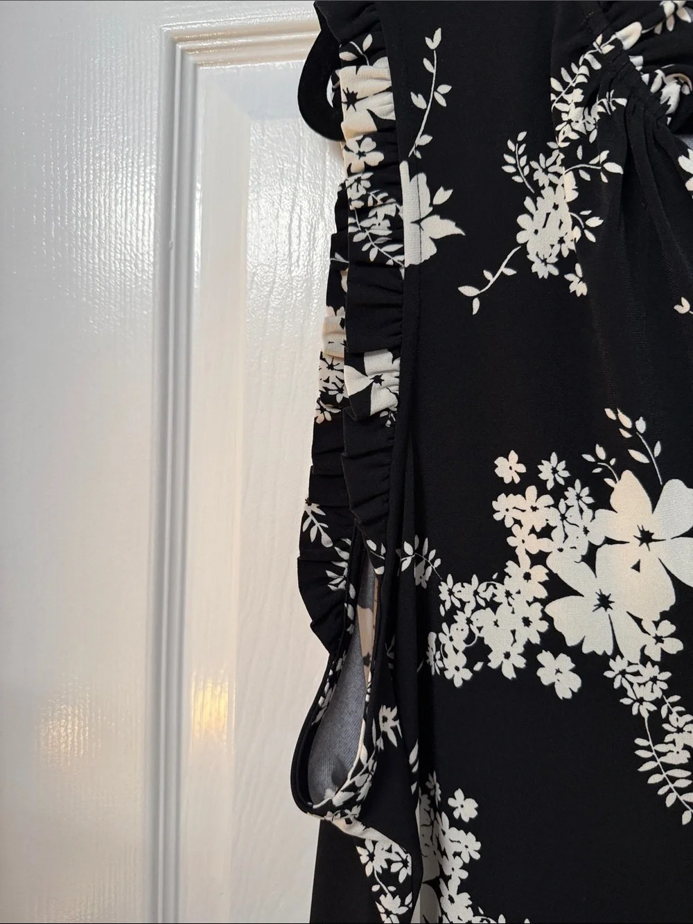 Michael Kors Black & Cream Floral Sleeveless V-Neck Dress